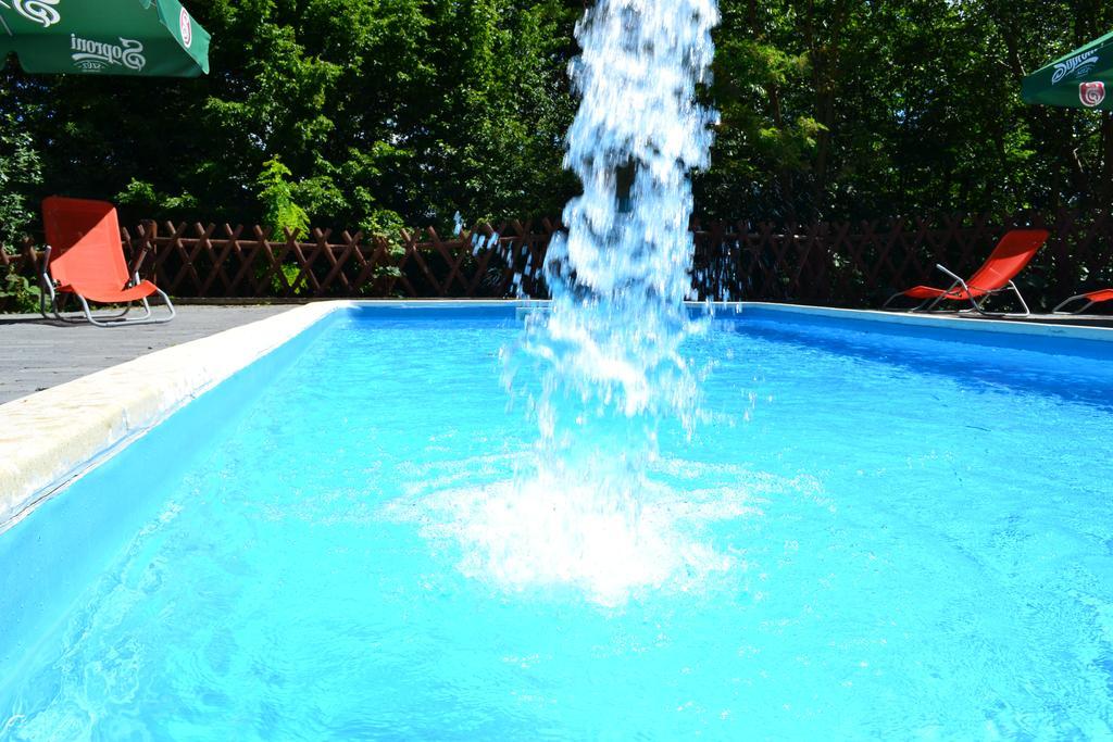 Telkibánya Ezuestfenyo Hotel מראה חיצוני תמונה