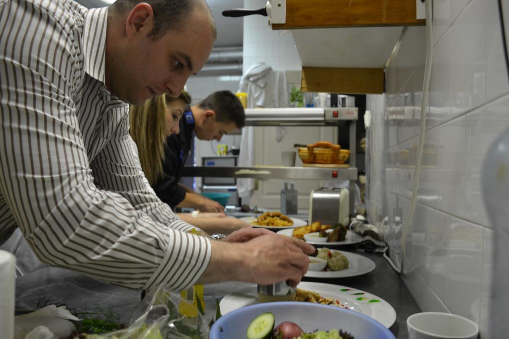 Telkibánya Ezuestfenyo Hotel מראה חיצוני תמונה