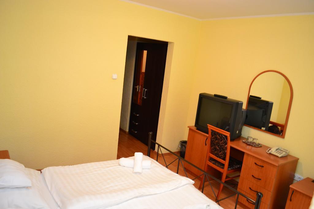 Telkibánya Ezuestfenyo Hotel מראה חיצוני תמונה