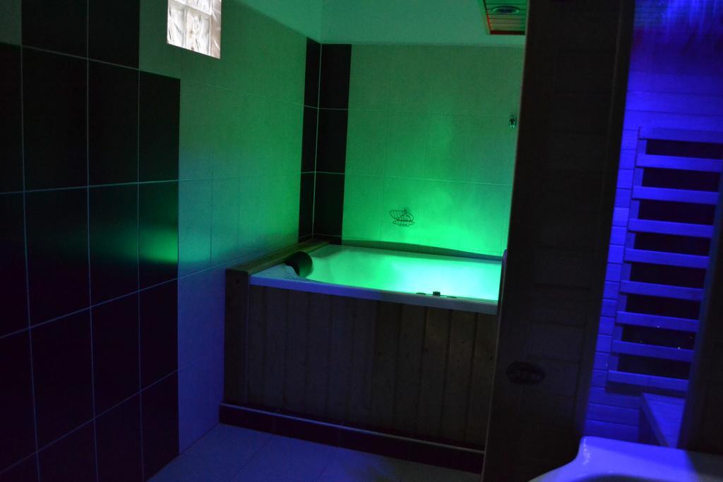 Telkibánya Ezuestfenyo Hotel מראה חיצוני תמונה