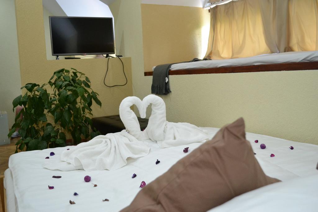 Telkibánya Ezuestfenyo Hotel מראה חיצוני תמונה